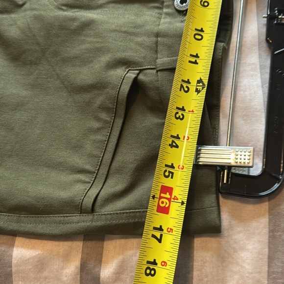 Banana Republic Ladies' Slim-Straight Capri Pant Olive night color - Picture 4 of 12